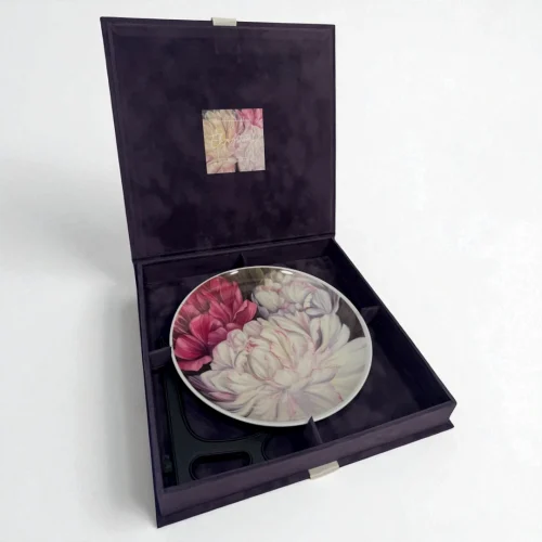 Šķīvis "Amazones papagaiļi'' 20,5 cm samta dāvanu kastē